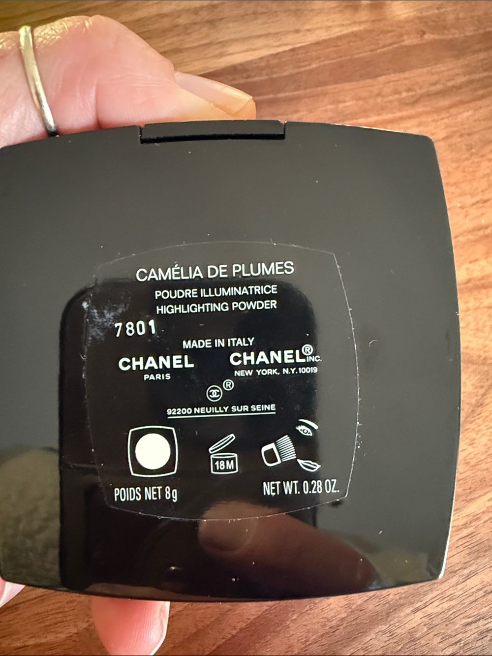 CHANEL Black Camélia de Plumes Highlighting Powder Compact - Picture 3 of 5